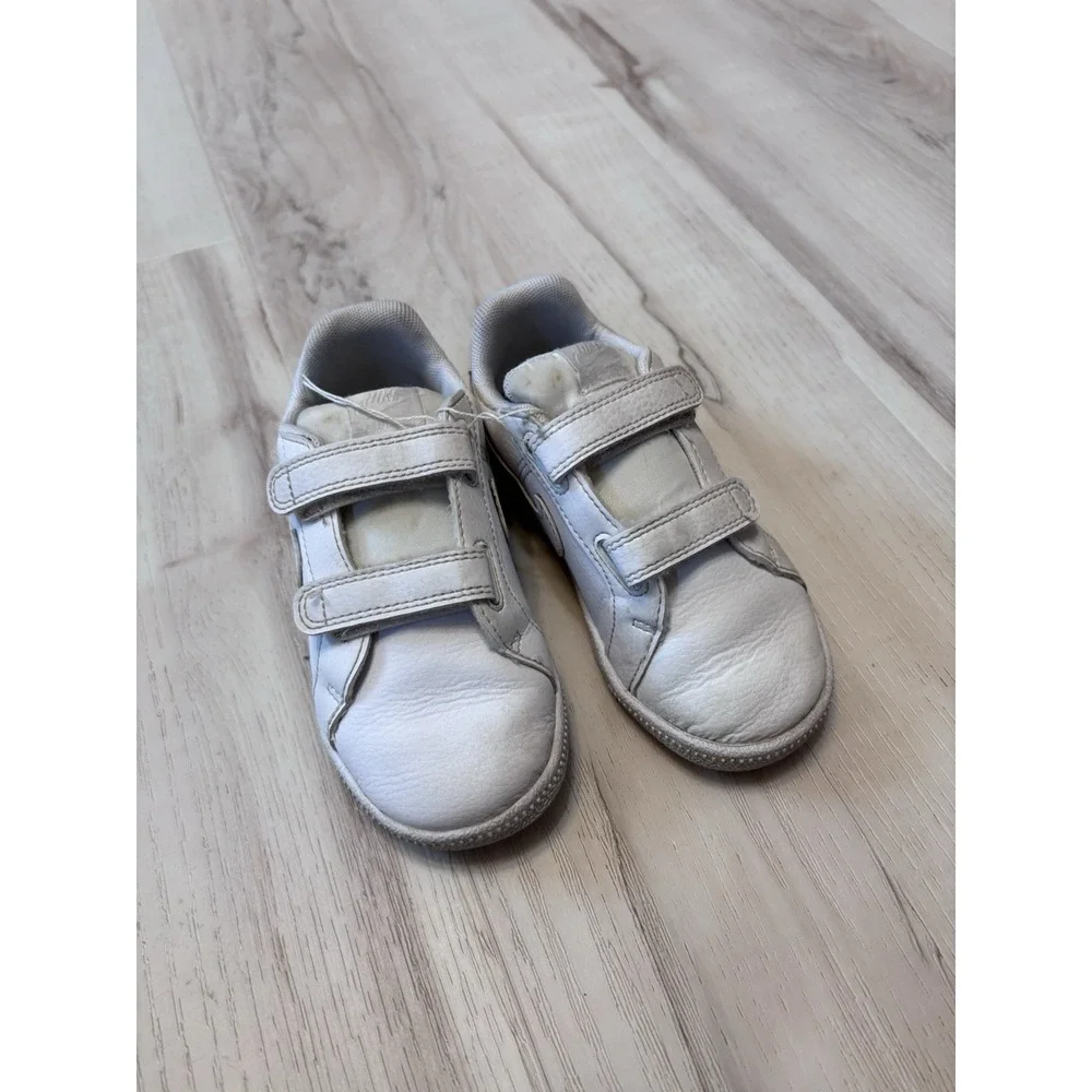 white Nike Court Royale toddler sneakers‎ with hook-and-loop closure Size 9C